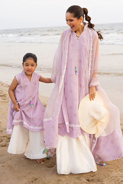 Picture of Elif Mini