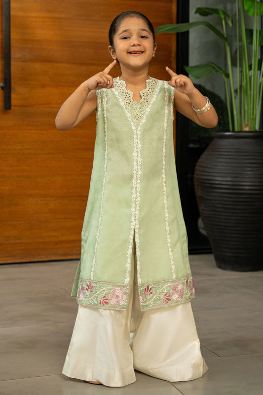 Picture of Zobia Mini