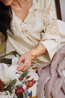 Picture of White Barn